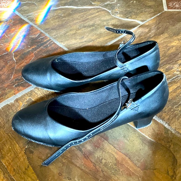 Black So Danca brand dress shoes women’s size 7.5 only worn once great condition - Picture 2 of 6